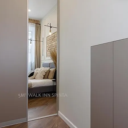 Free Parking Old Town Station With Balcony Apartment