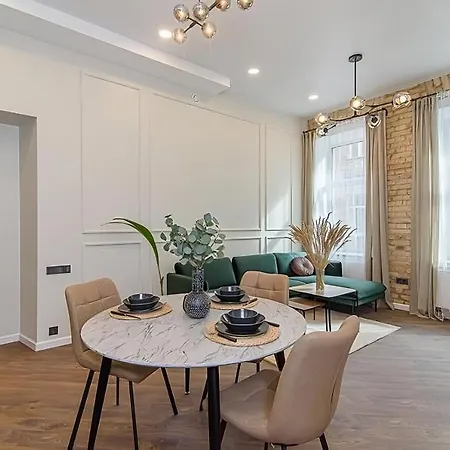 Apartament Free Parking Old Town Station With Balcony